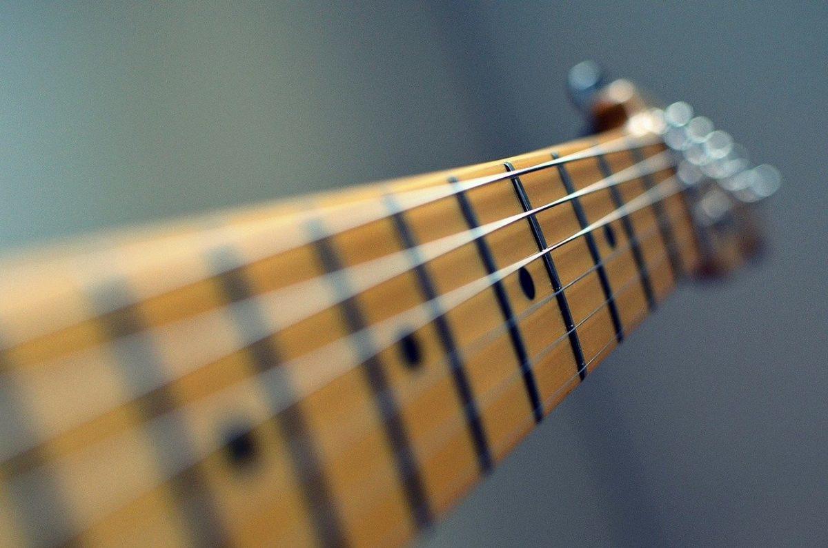 Como Afinar Una Guitarra Acustica Manualmente Para Principiantes